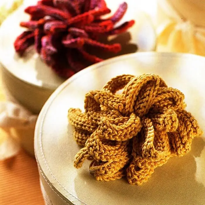 Twenty to Make Knitted Flowers