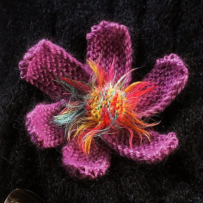Twenty to Make Knitted Flowers